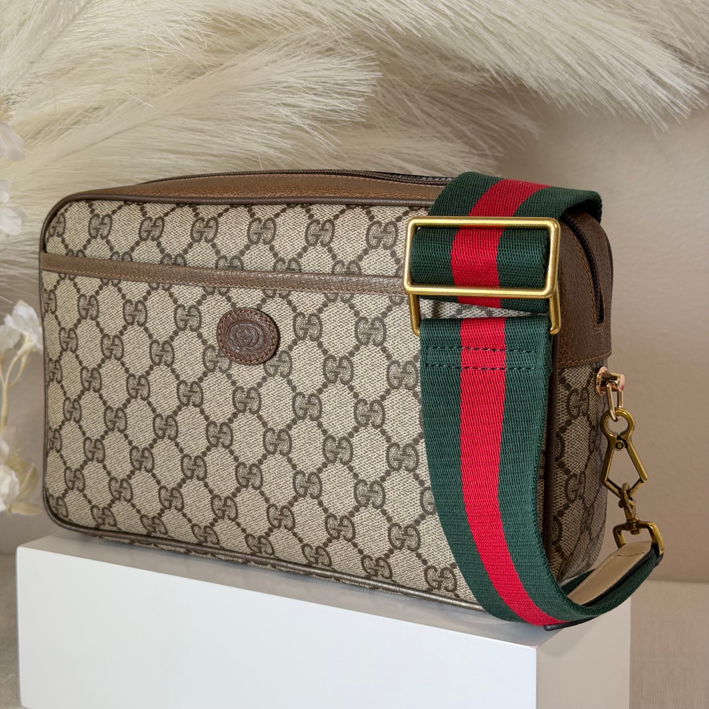 Authentic GUCCI Supreme Canvas Clutch Crossbody
