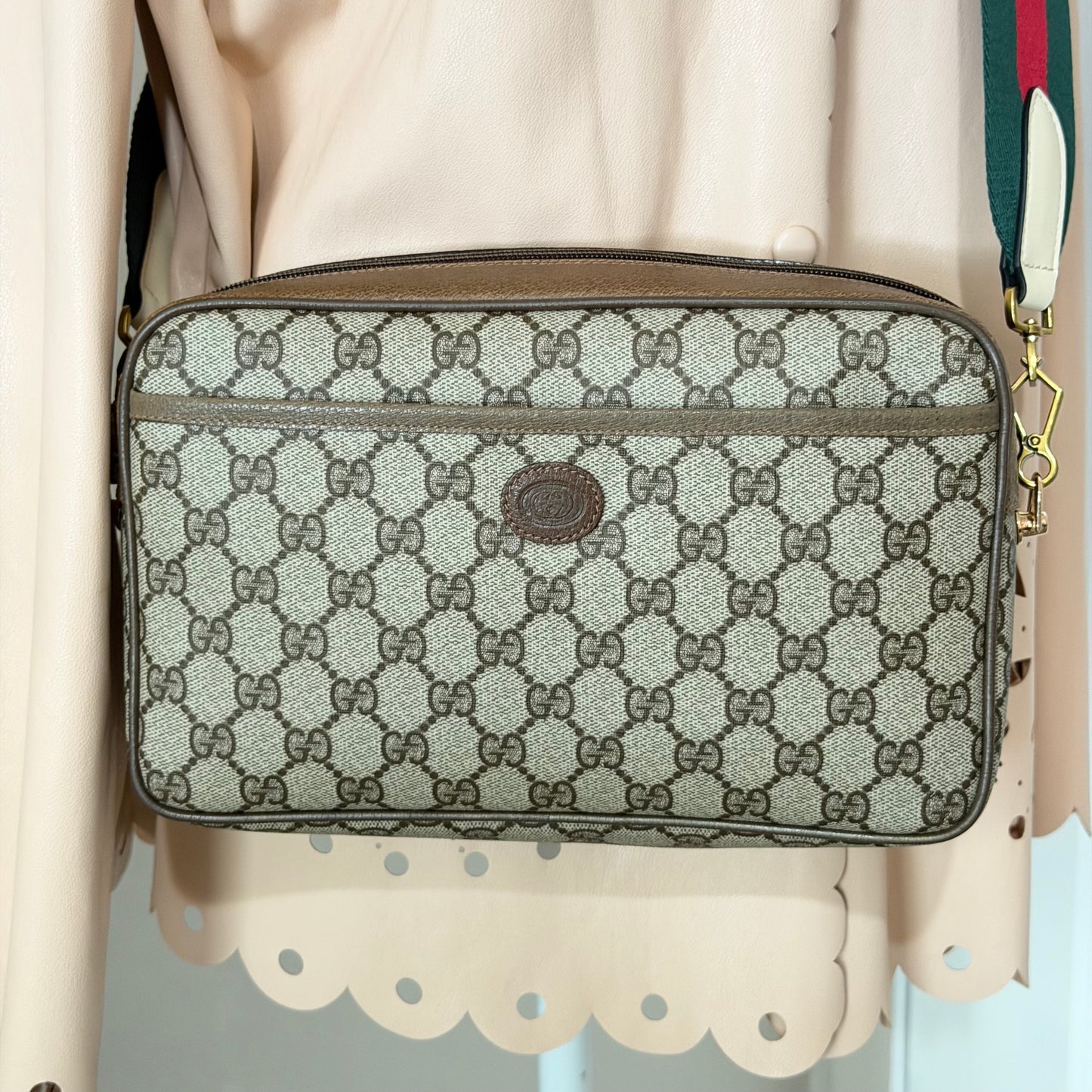 Authentic GUCCI Supreme Canvas Clutch Crossbody