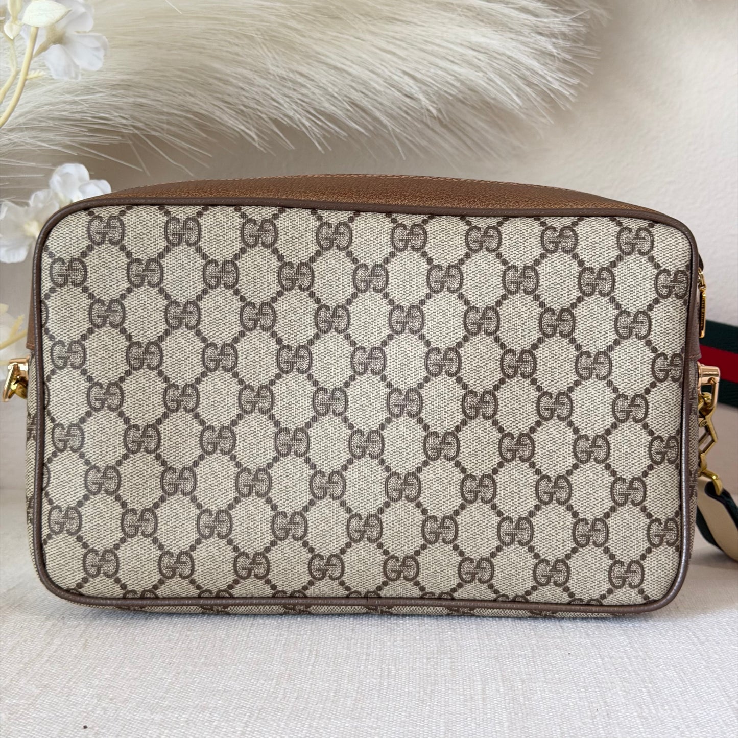 Authentic GUCCI Supreme Canvas Clutch Crossbody
