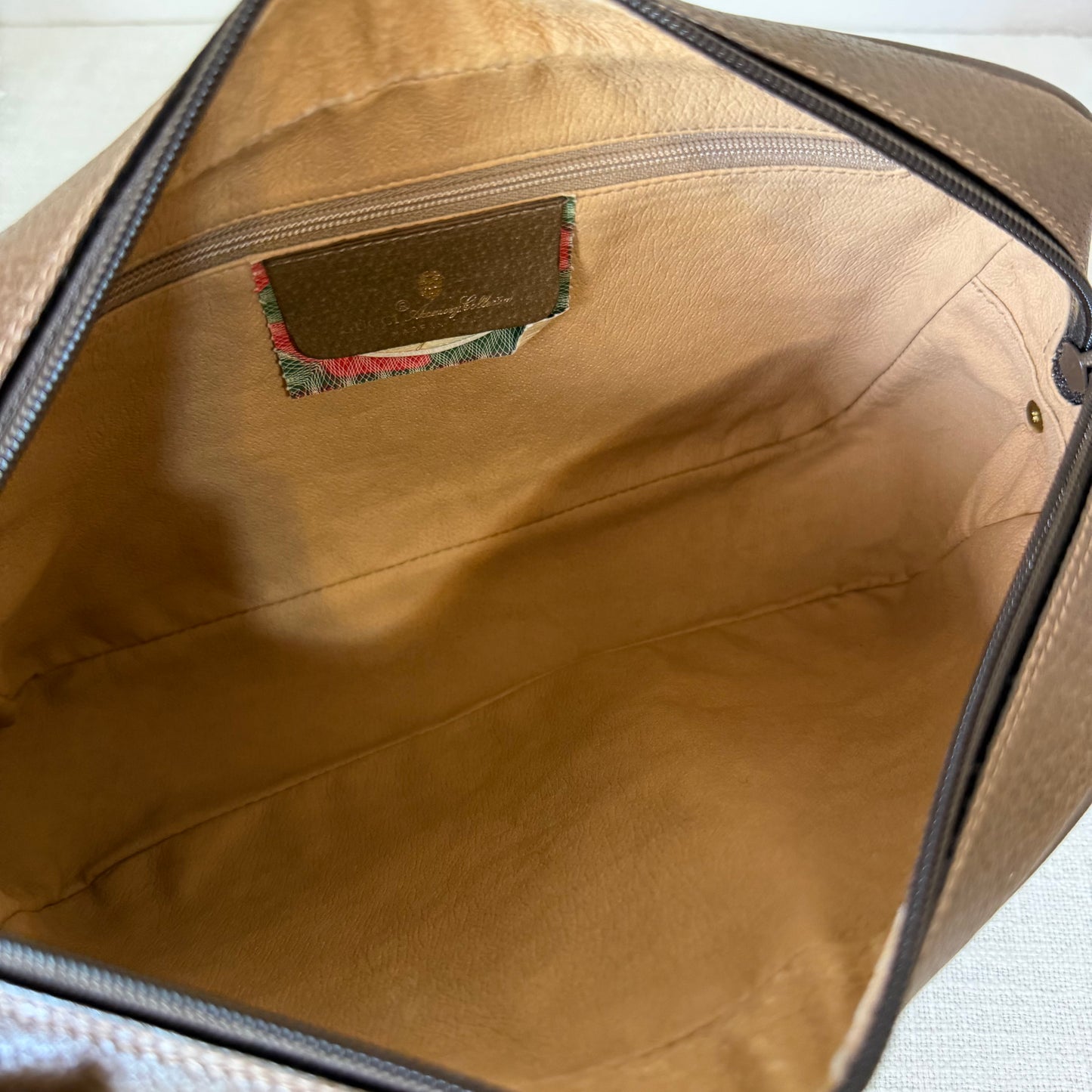 Authentic GUCCI Supreme Canvas Clutch Crossbody