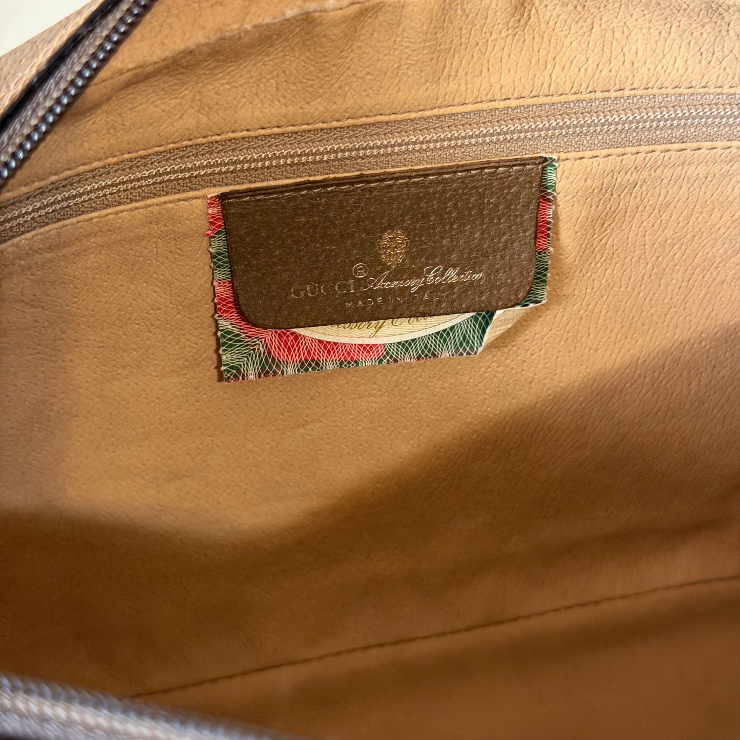 Authentic GUCCI Supreme Canvas Clutch Crossbody