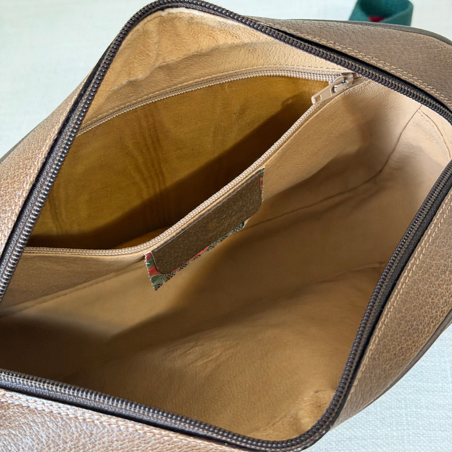 Authentic GUCCI Supreme Canvas Clutch Crossbody