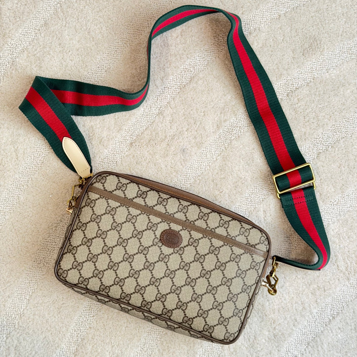 Authentic GUCCI Supreme Canvas Clutch Crossbody