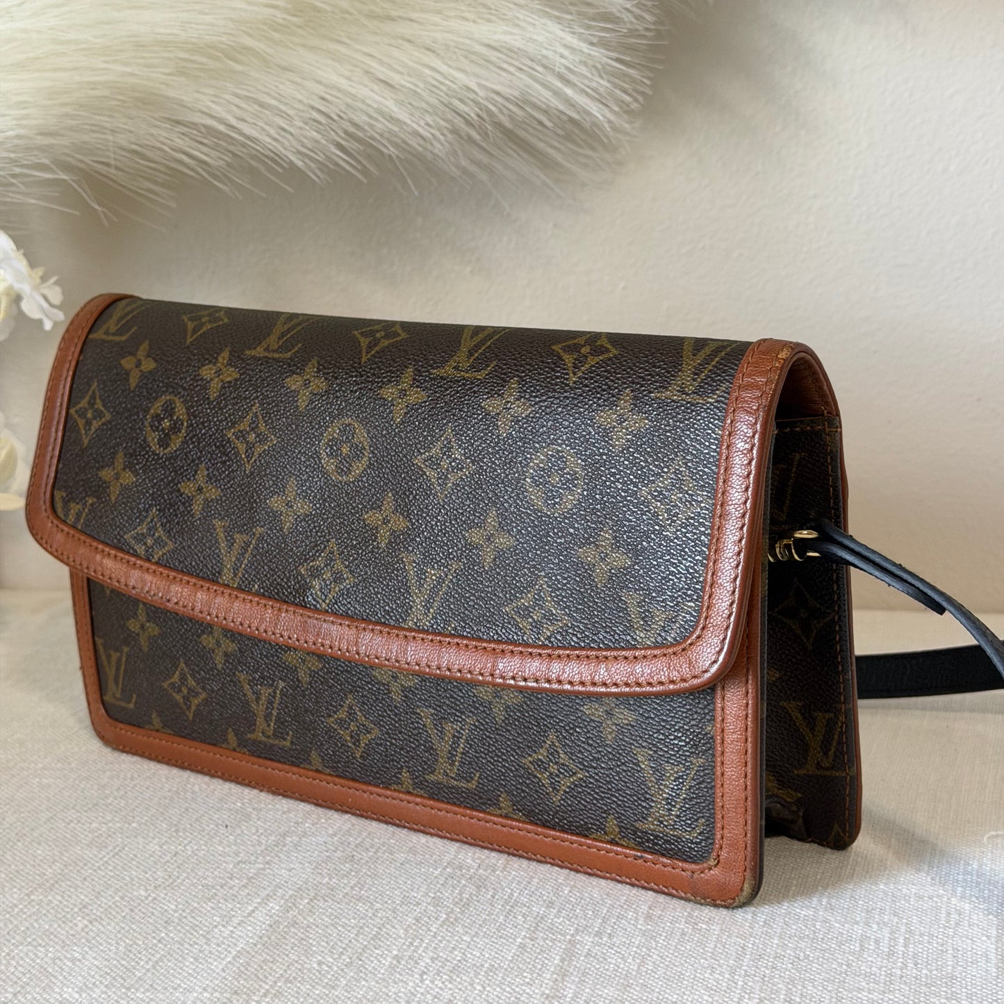 Authentic Louis Vuitton 1990 Monogram Pochette Dame Crossbody