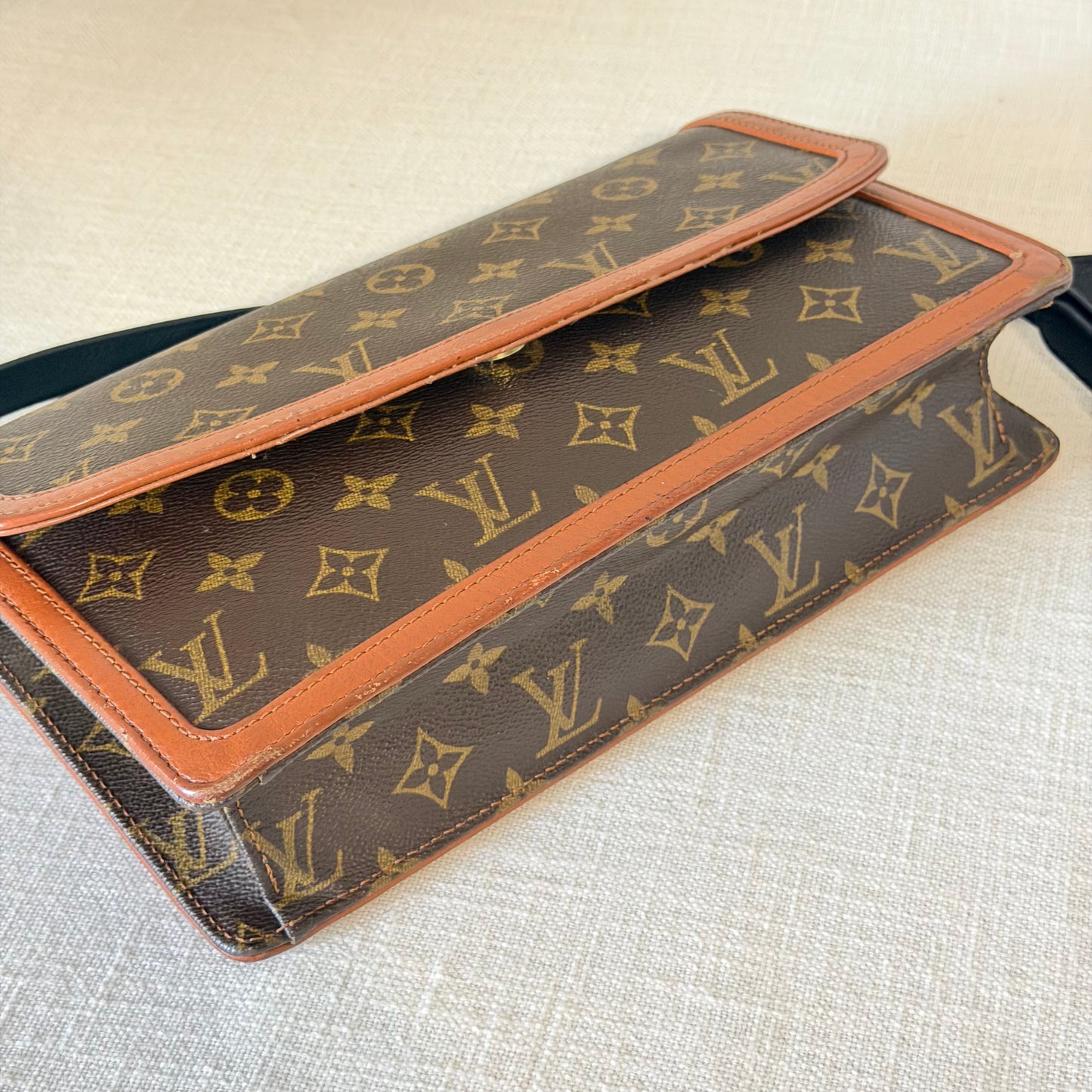 Authentic Louis Vuitton 1990 Monogram Pochette Dame Crossbody