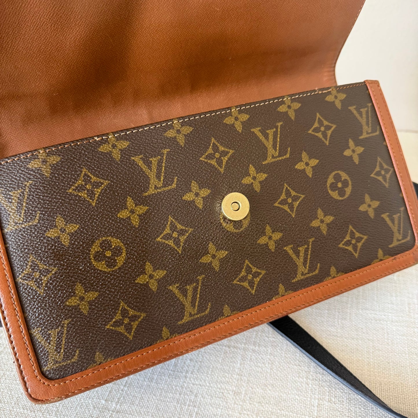 Authentic Louis Vuitton 1990 Monogram Pochette Dame Crossbody
