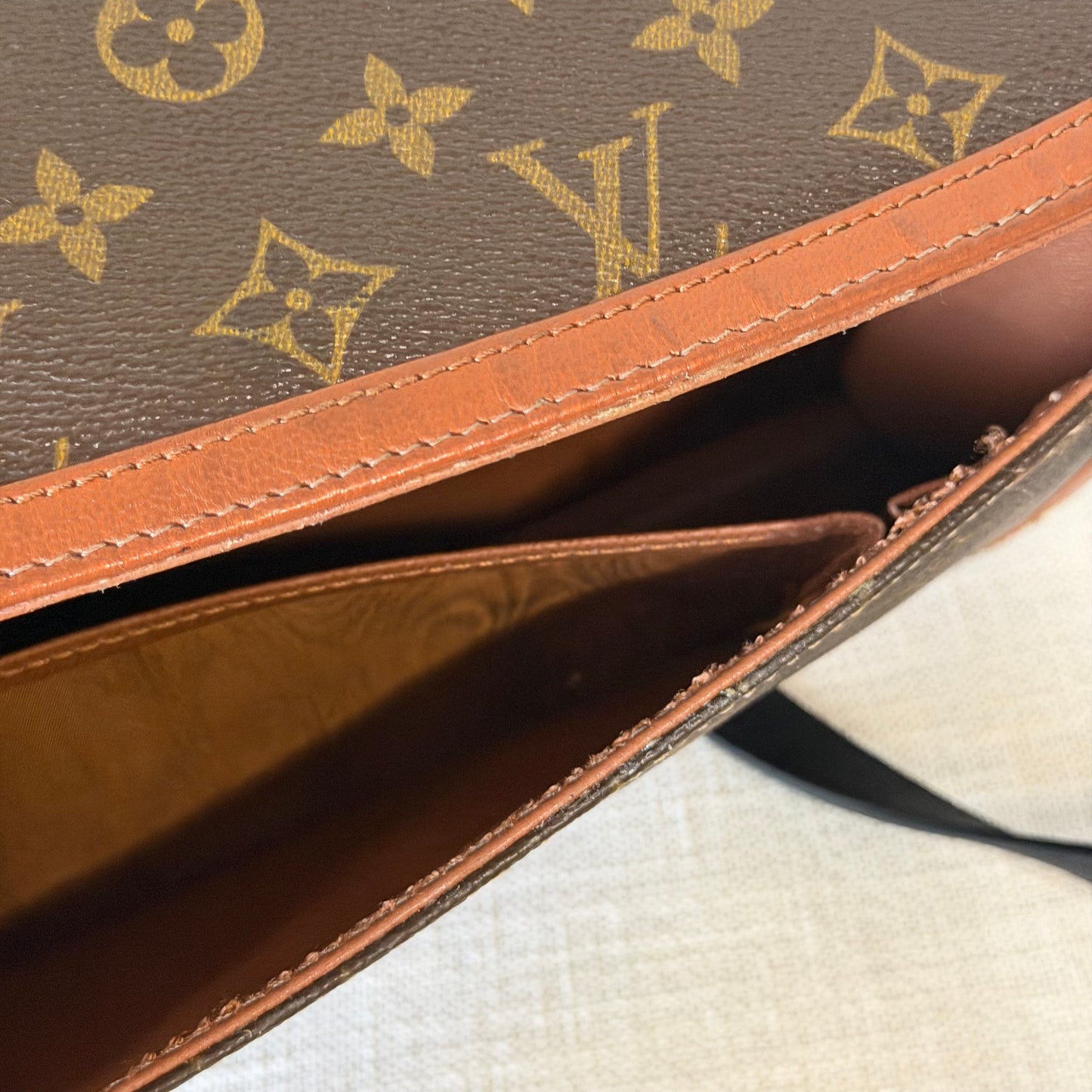 Authentic Louis Vuitton 1990 Monogram Pochette Dame Crossbody