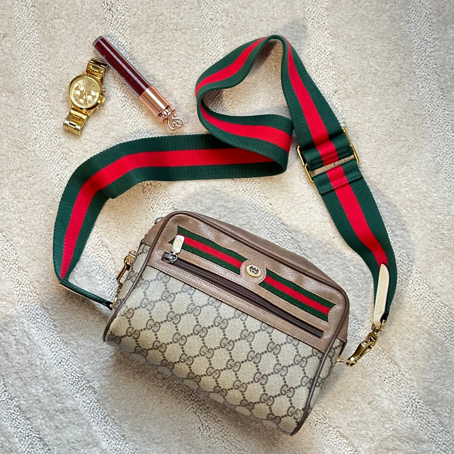 Authentic GUCCI Vintage GG Zipper Pouch Crossbody