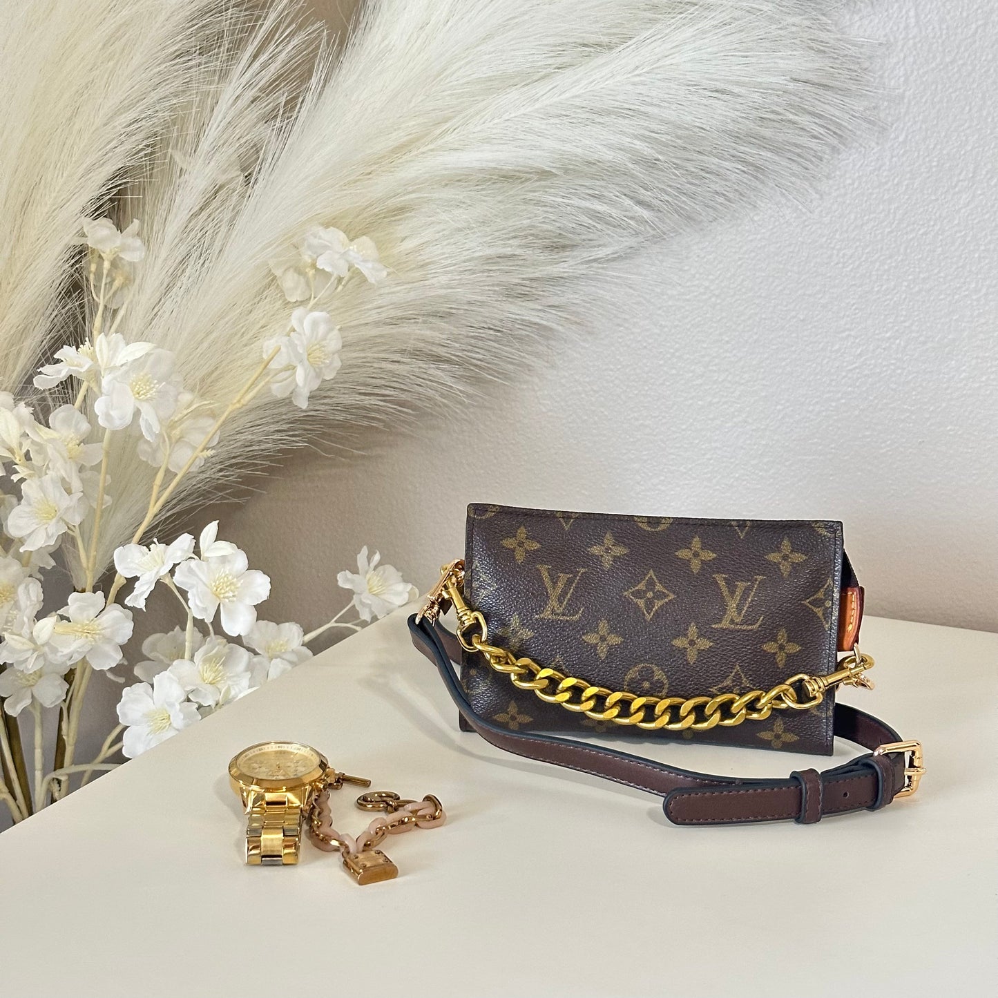 Authentic Louis Vuitton Monogram Bucket Pouch Crossbody