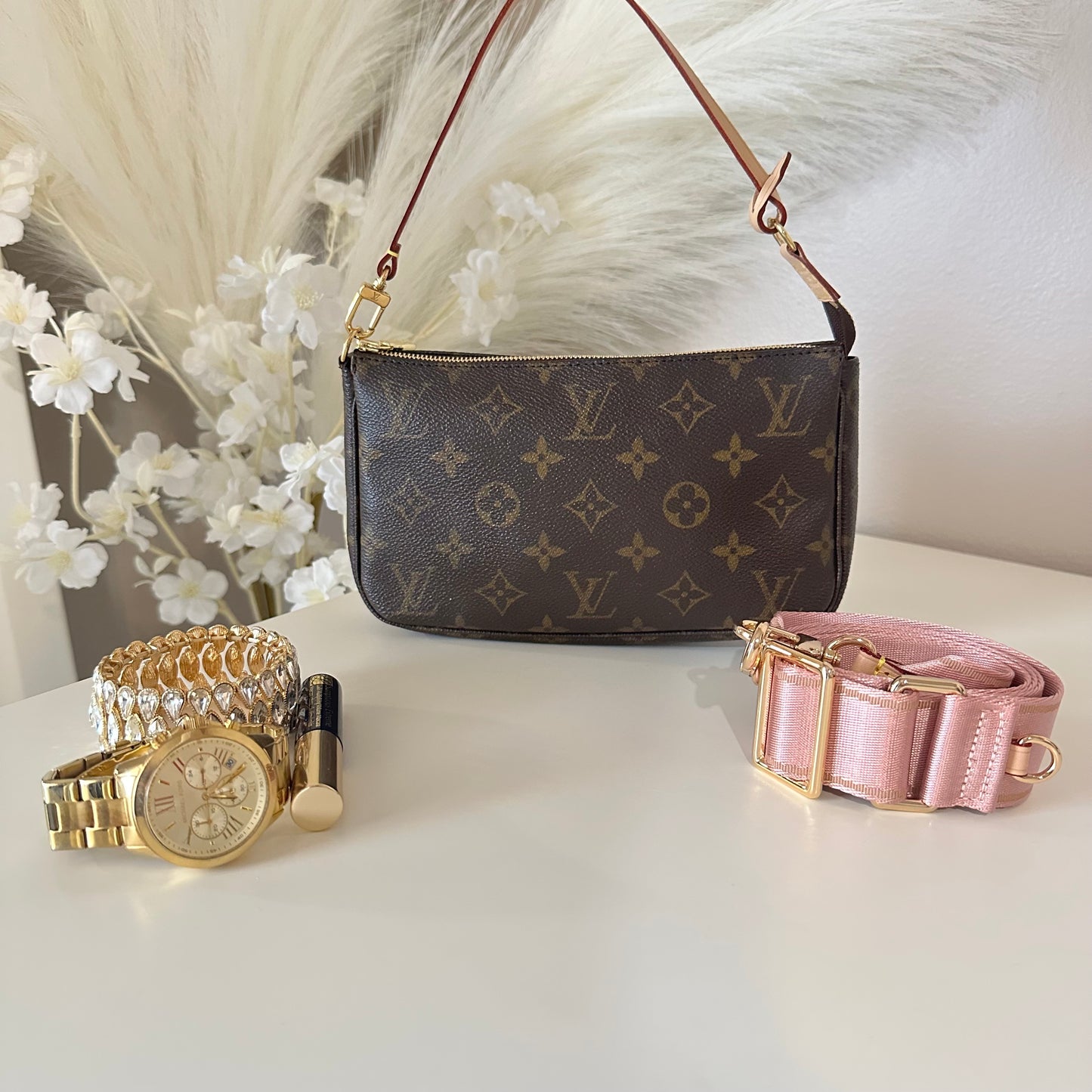 Authentic 2000 Louis Vuitton Monogram Pochette Accessoires Crossbody