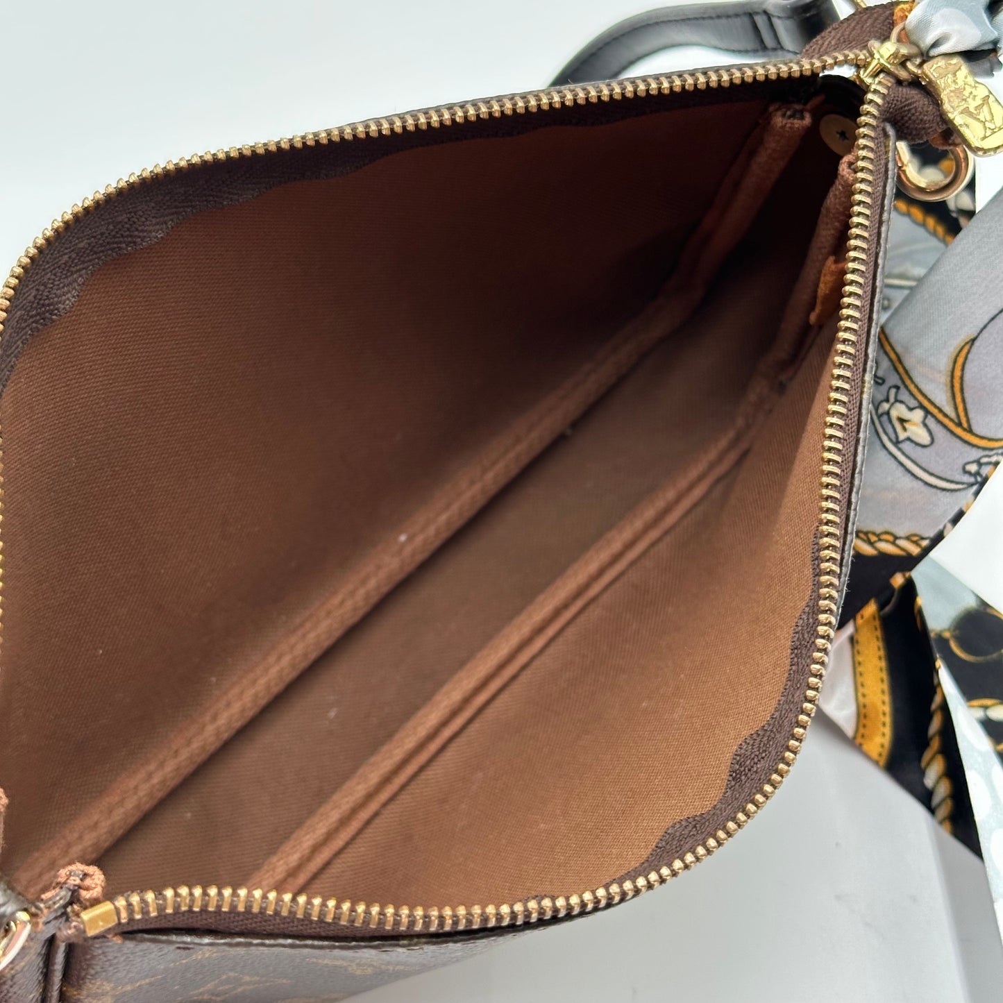 Authentic Louis Vuitton 2002 Monogram Pochette Accessoires Crossbody