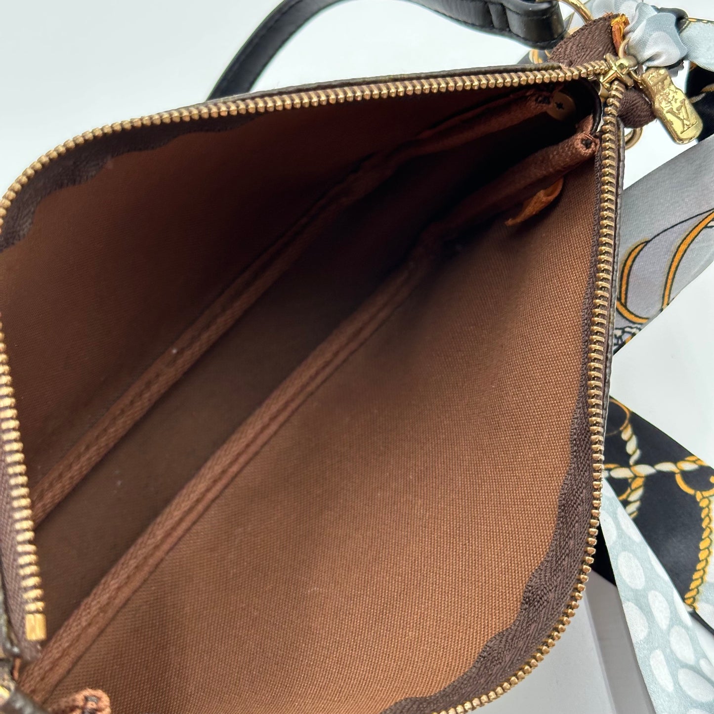 Authentic Louis Vuitton 2002 Monogram Pochette Accessoires Crossbody