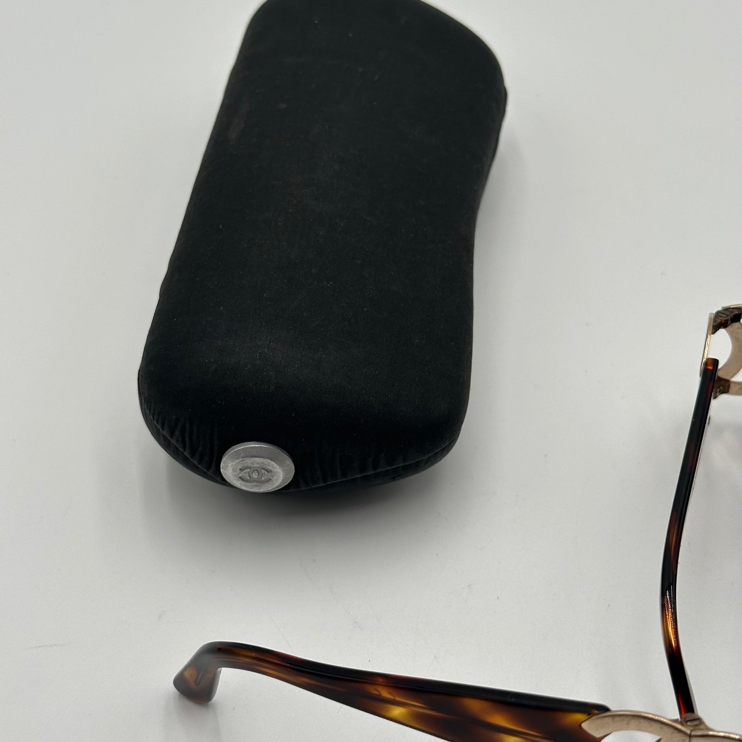 Authentic CHANEL CC Brown Tortoise Shell Sunglasses