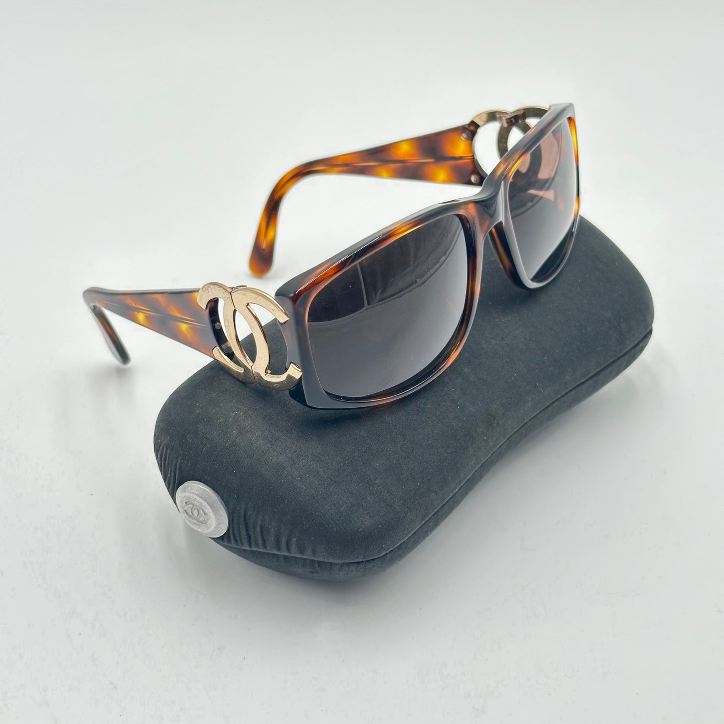 Authentic CHANEL CC Brown Tortoise Shell Sunglasses