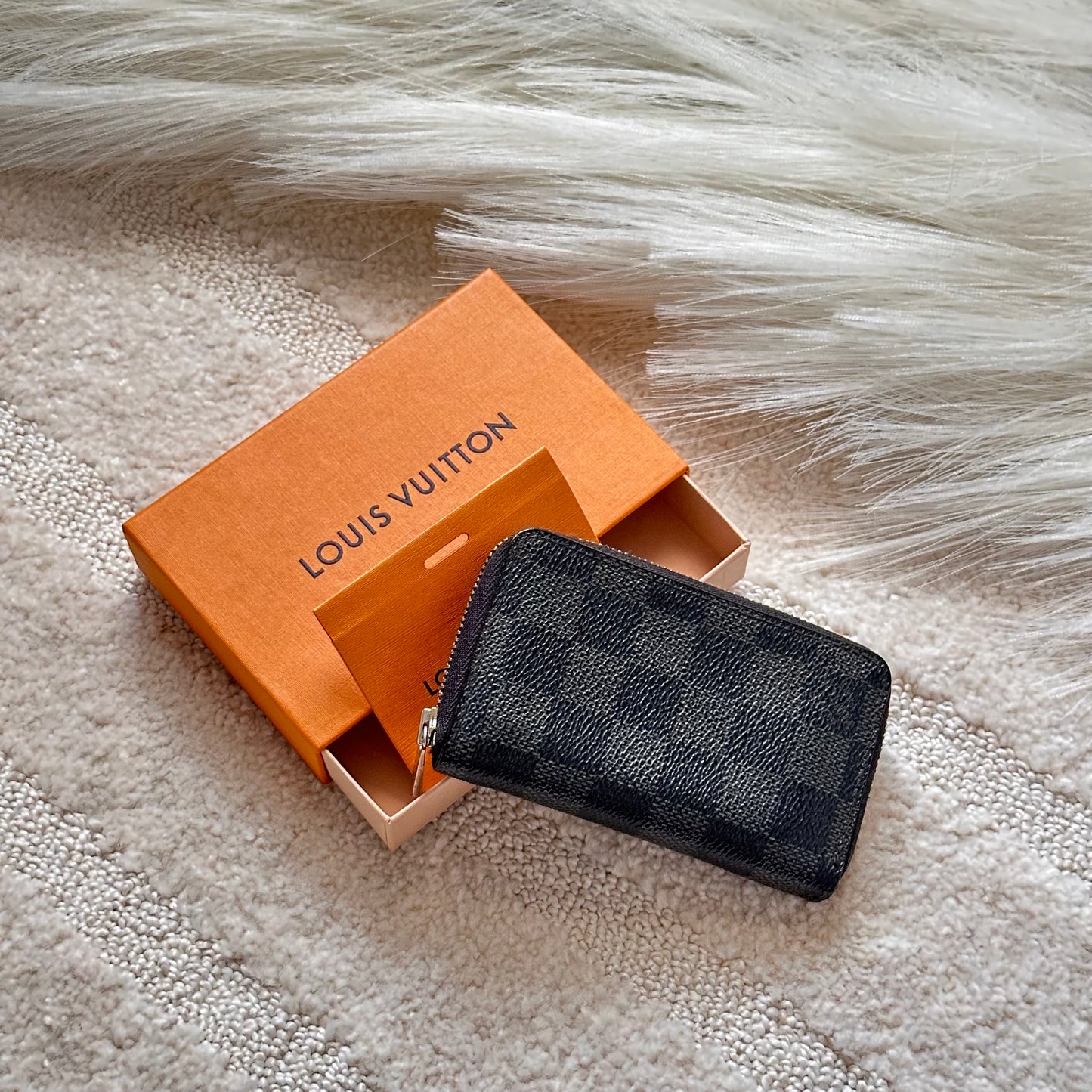 Authentic Louis Vuitton 2013 Damier Graphite Zippy Coin Purse Wallet