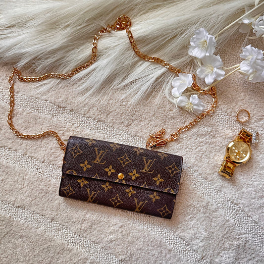 Authentic Louis Vuitton 2009 Monogram Sarah Wallet Crossbody