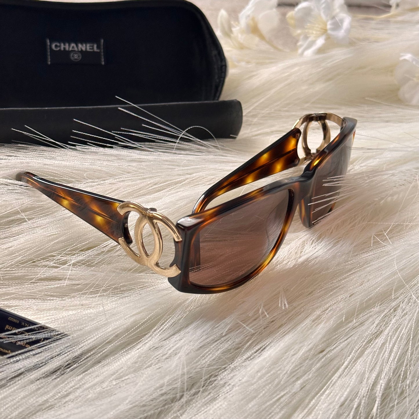 Authentic CHANEL CC Brown Tortoise Shell Sunglasses