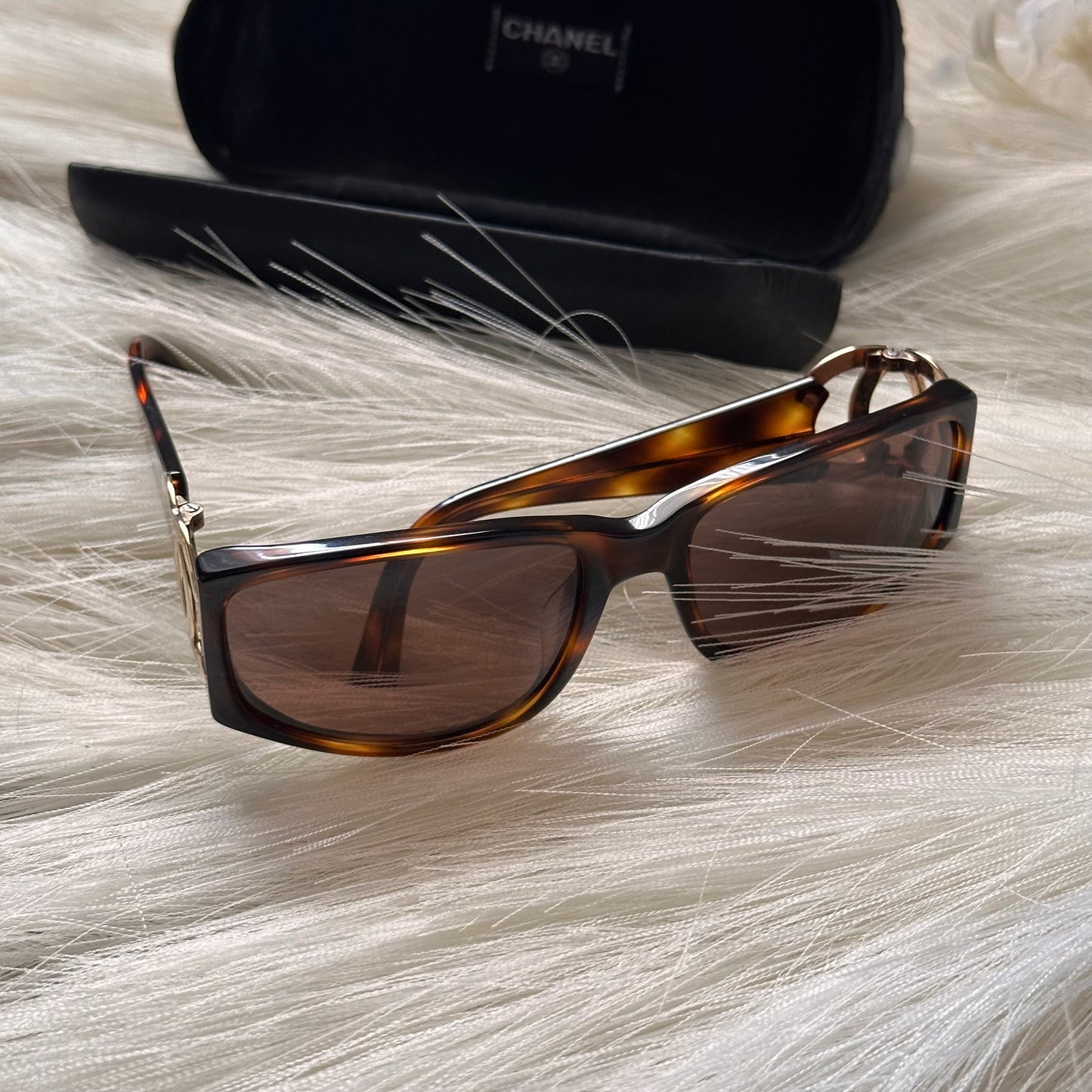 Authentic CHANEL CC Brown Tortoise Shell Sunglasses