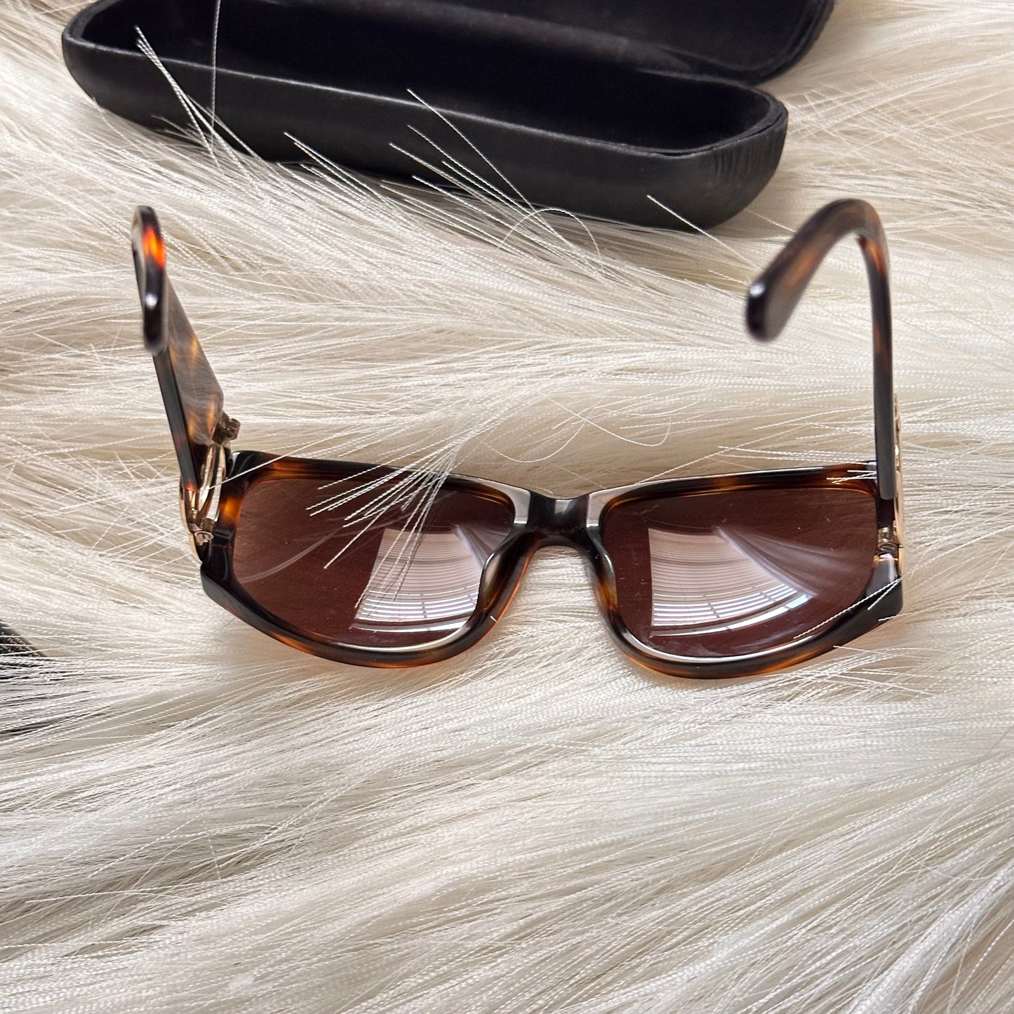 Authentic CHANEL CC Brown Tortoise Shell Sunglasses