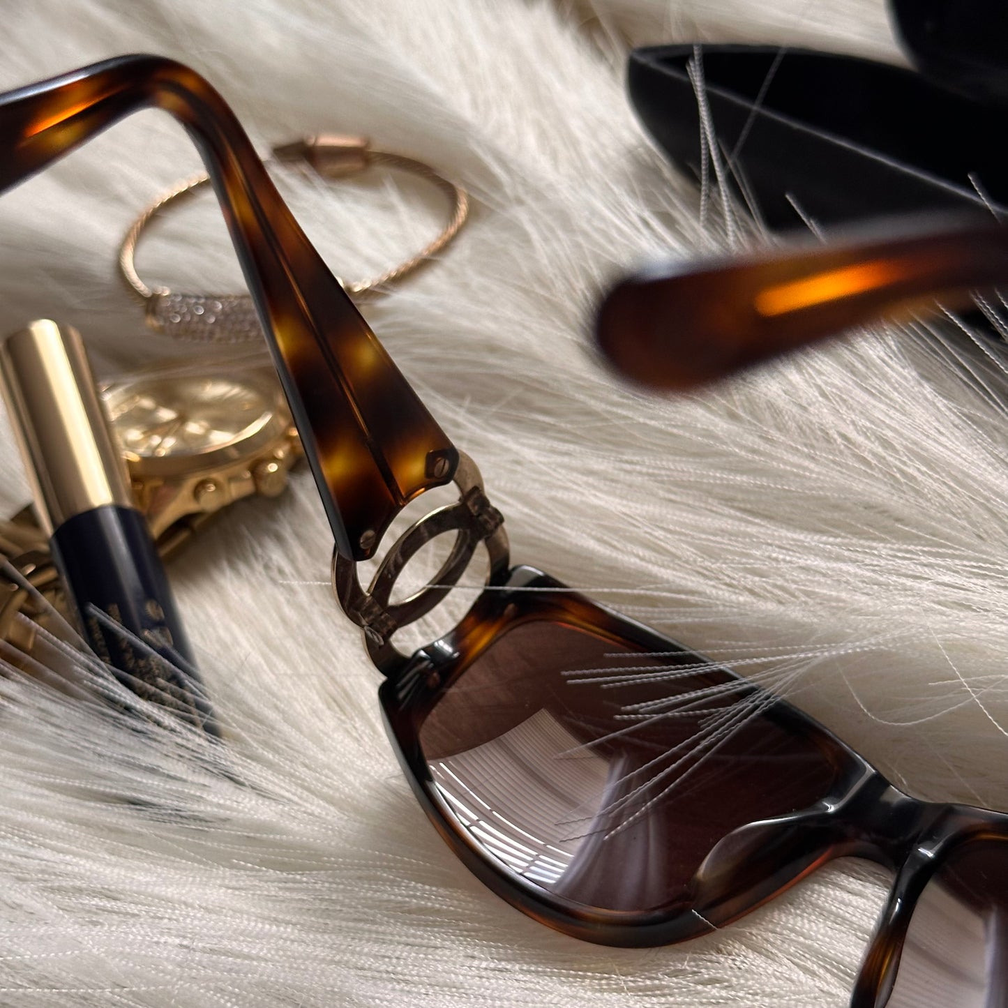 Authentic CHANEL CC Brown Tortoise Shell Sunglasses