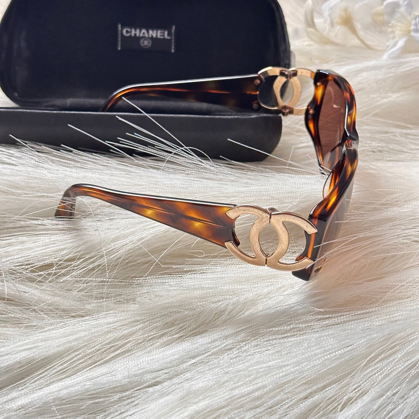 Authentic CHANEL CC Brown Tortoise Shell Sunglasses