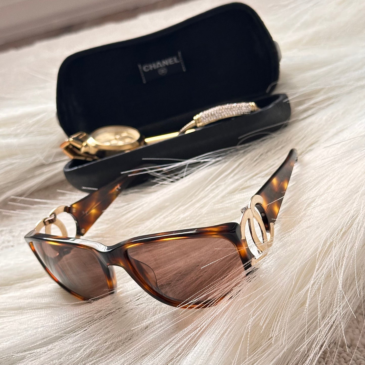 Authentic CHANEL CC Brown Tortoise Shell Sunglasses