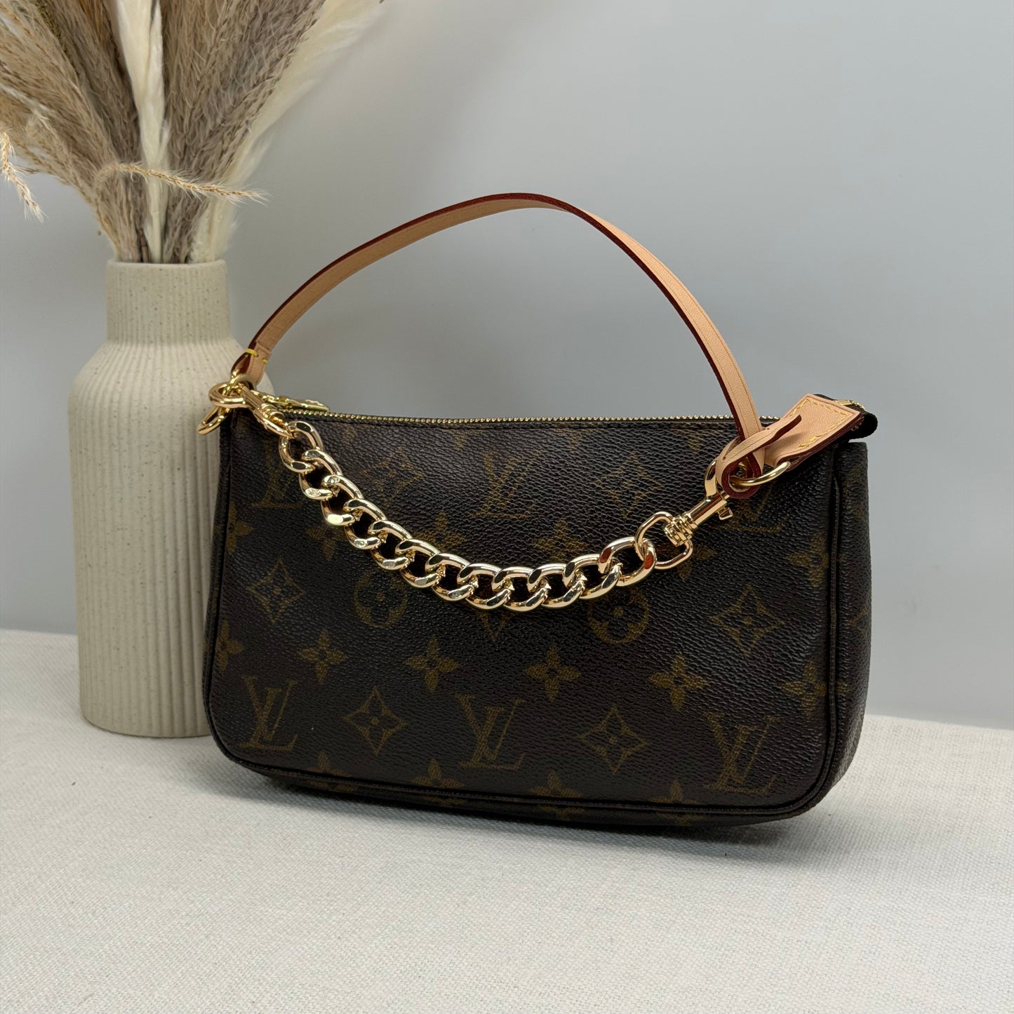Authentic 2000 Louis Vuitton Monogram Pochette Accessoires Crossbody