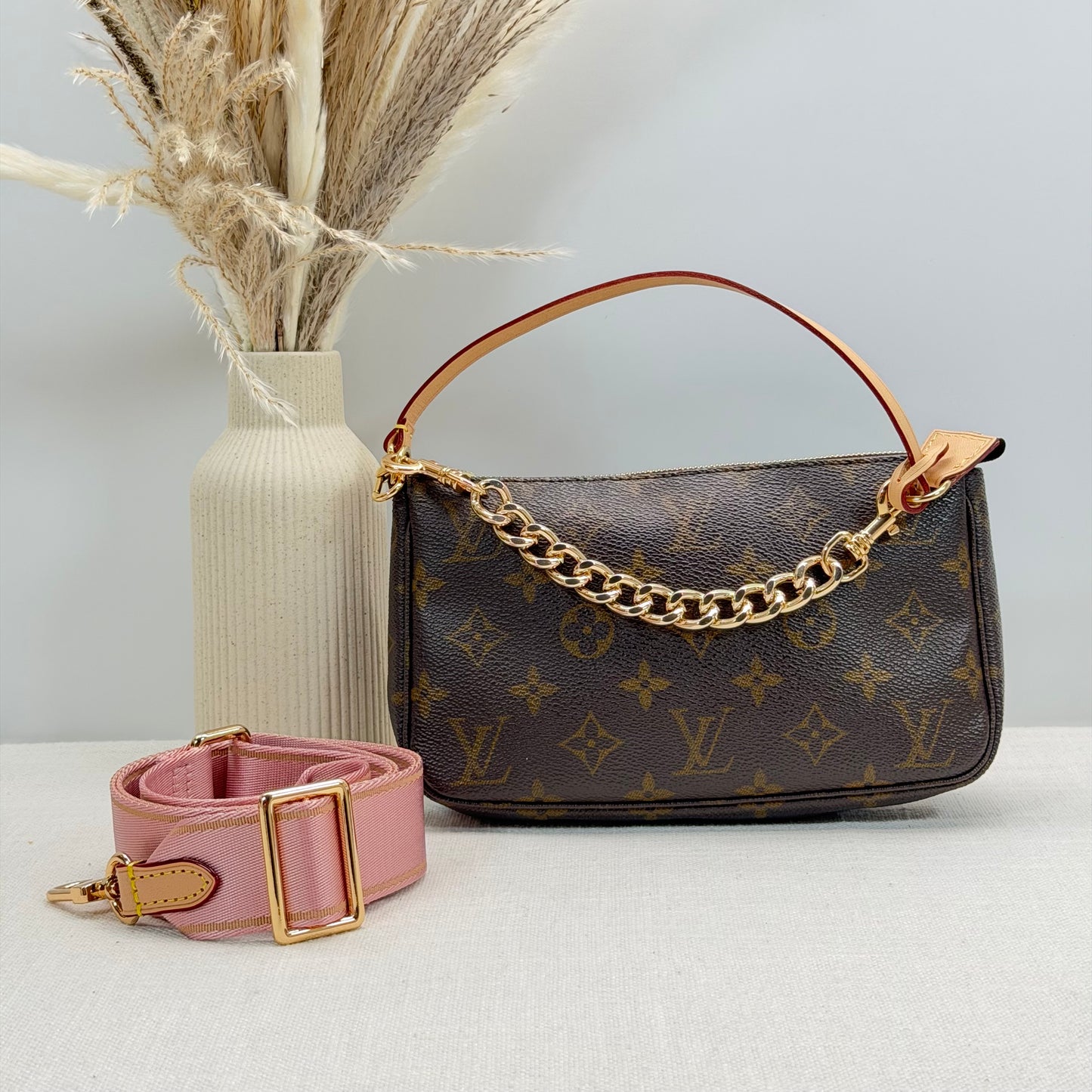 Authentic 2000 Louis Vuitton Monogram Pochette Accessoires Crossbody