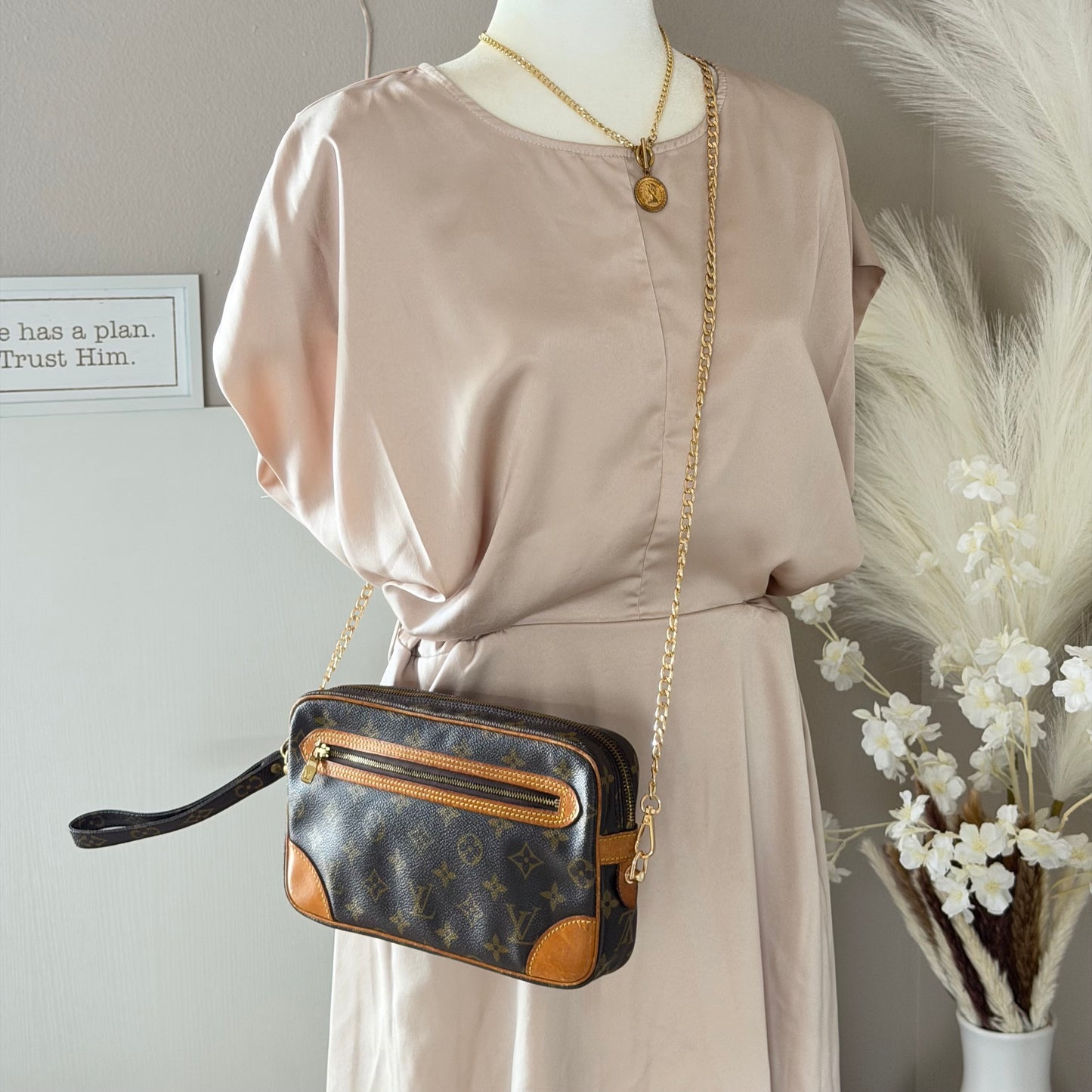 Authentic Louis Vuitton 1989 Monogram Marly Dragonne Crossbody