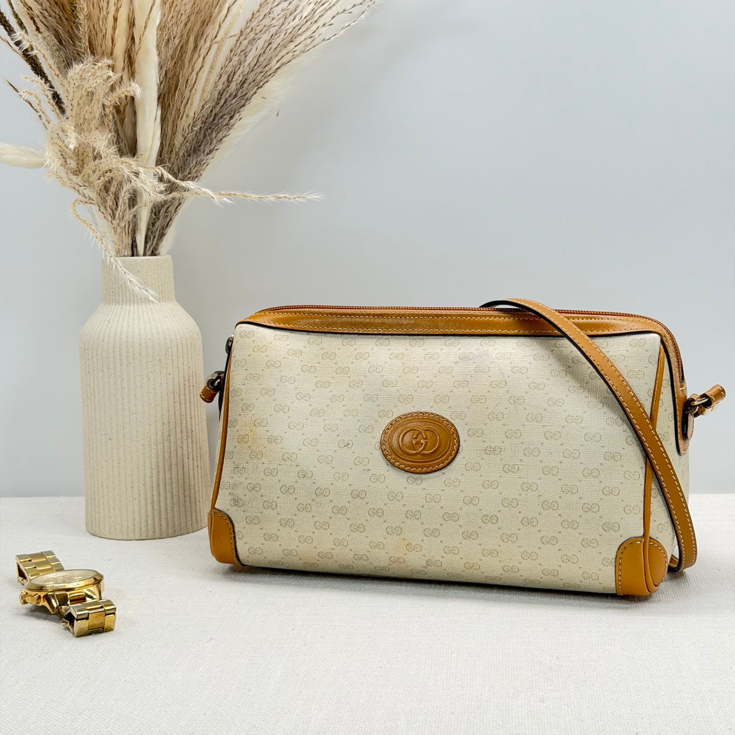 Authentic GUCCI Supreme White Canvas Crossbody