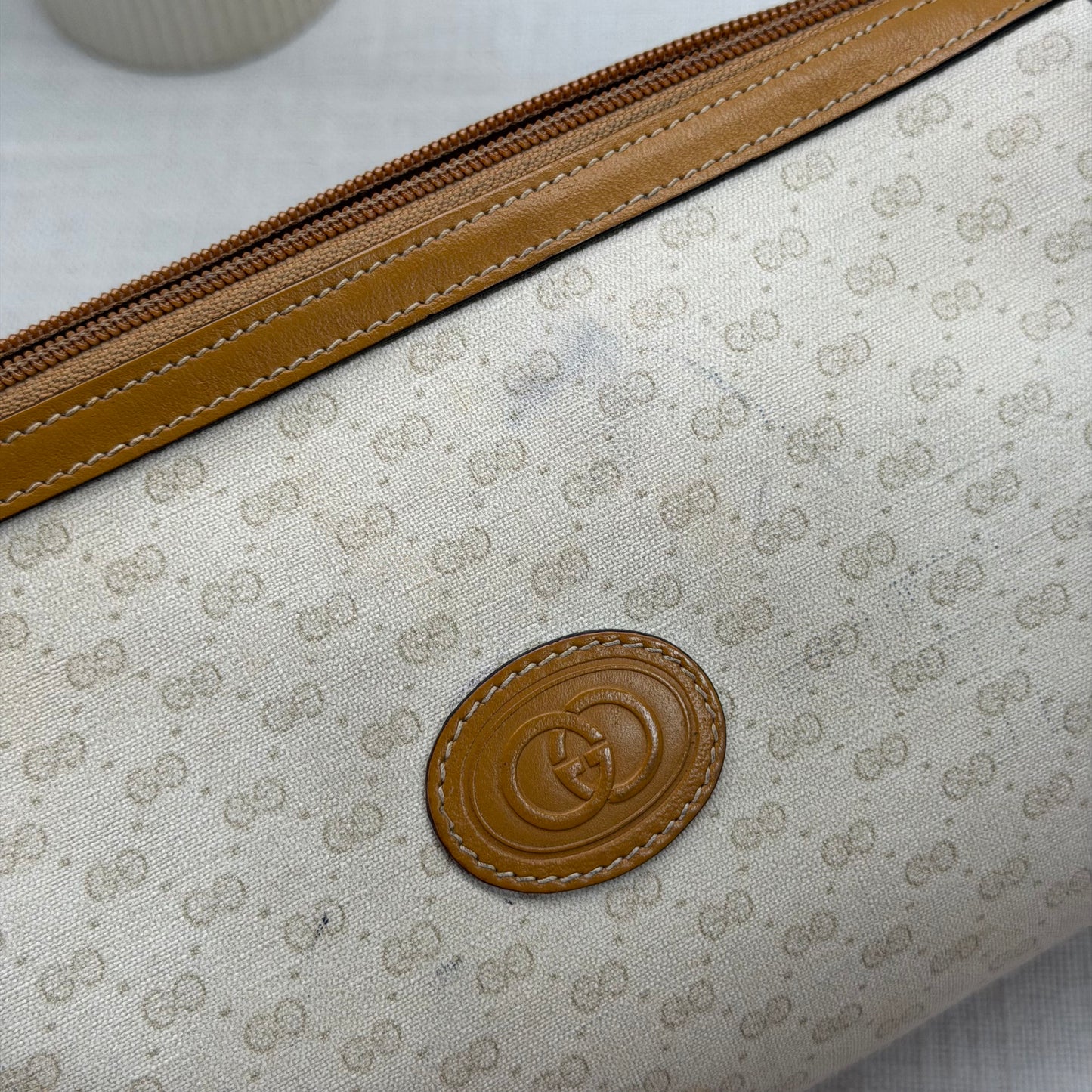 Authentic GUCCI Supreme White Canvas Crossbody