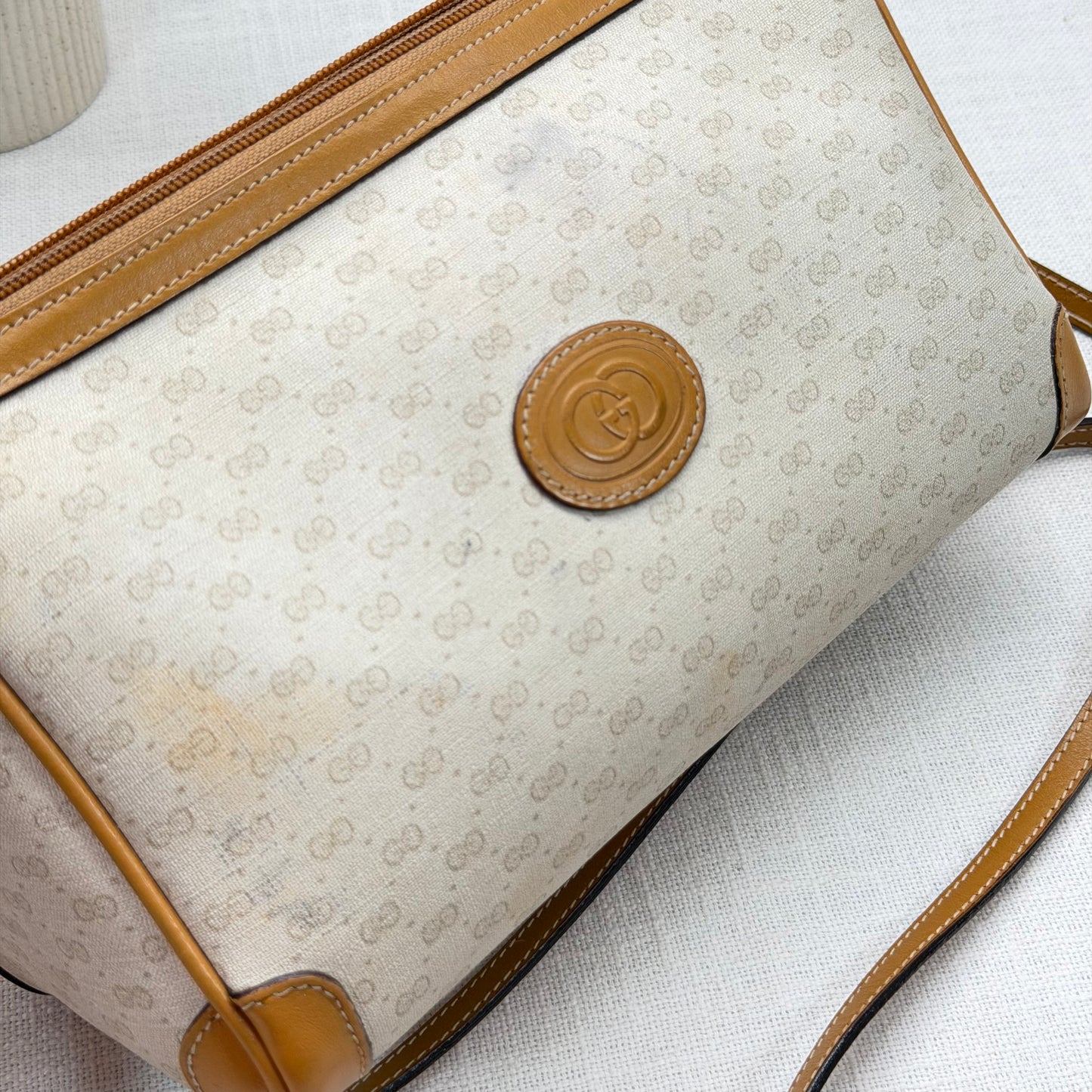 Authentic GUCCI Supreme White Canvas Crossbody