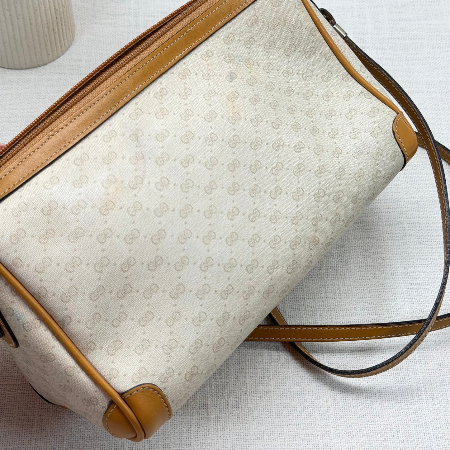 Authentic GUCCI Supreme White Canvas Crossbody