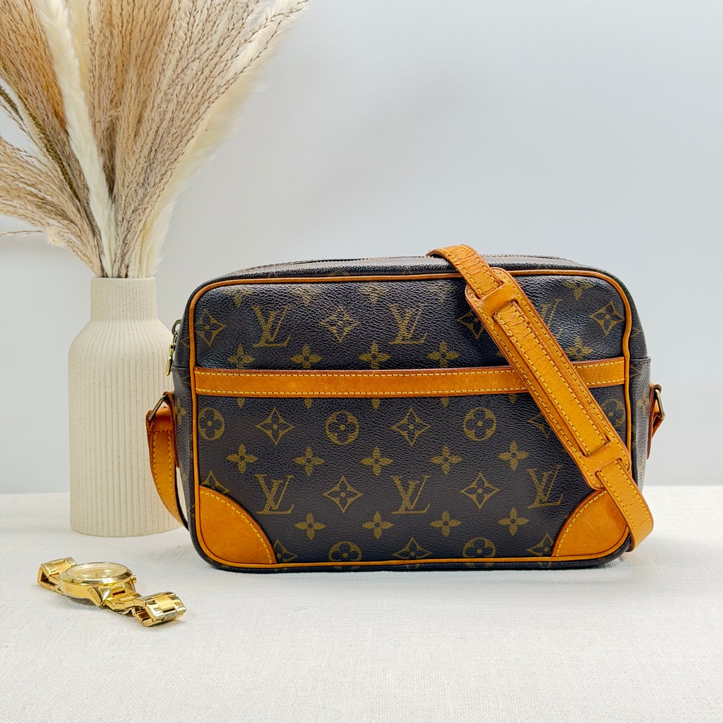 Authentic Louis Vuitton 2002 Monogram Trocadero 27 Crossbody