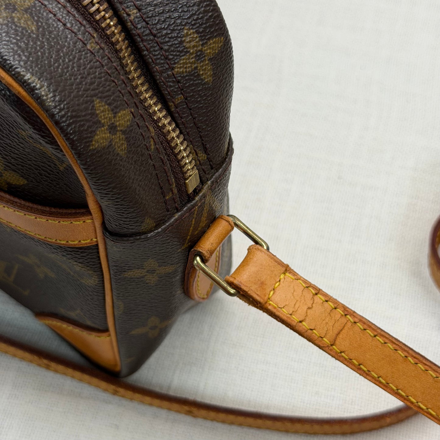 Authentic Louis Vuitton 2002 Monogram Trocadero 27 Crossbody