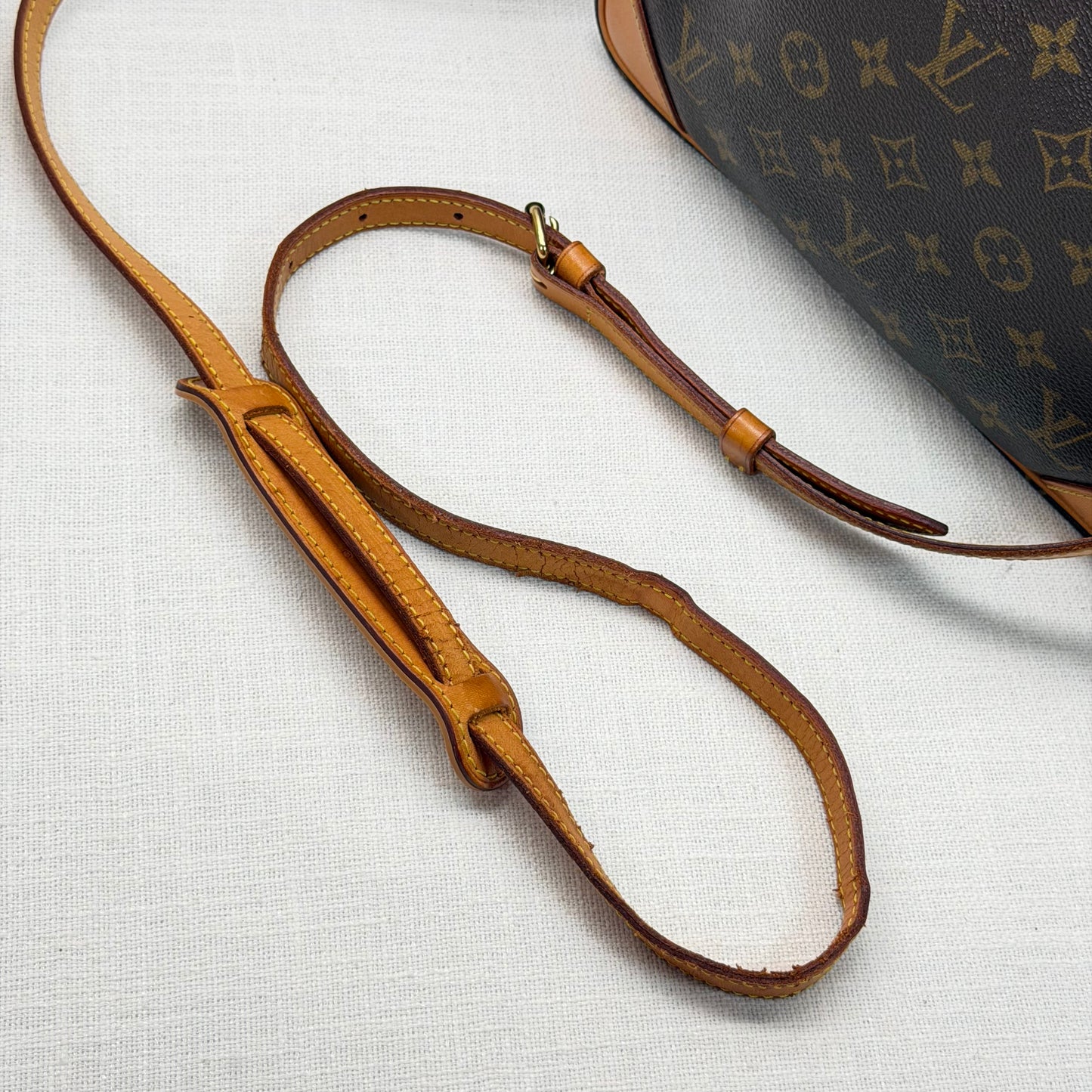 Authentic Louis Vuitton 2002 Monogram Trocadero 27 Crossbody