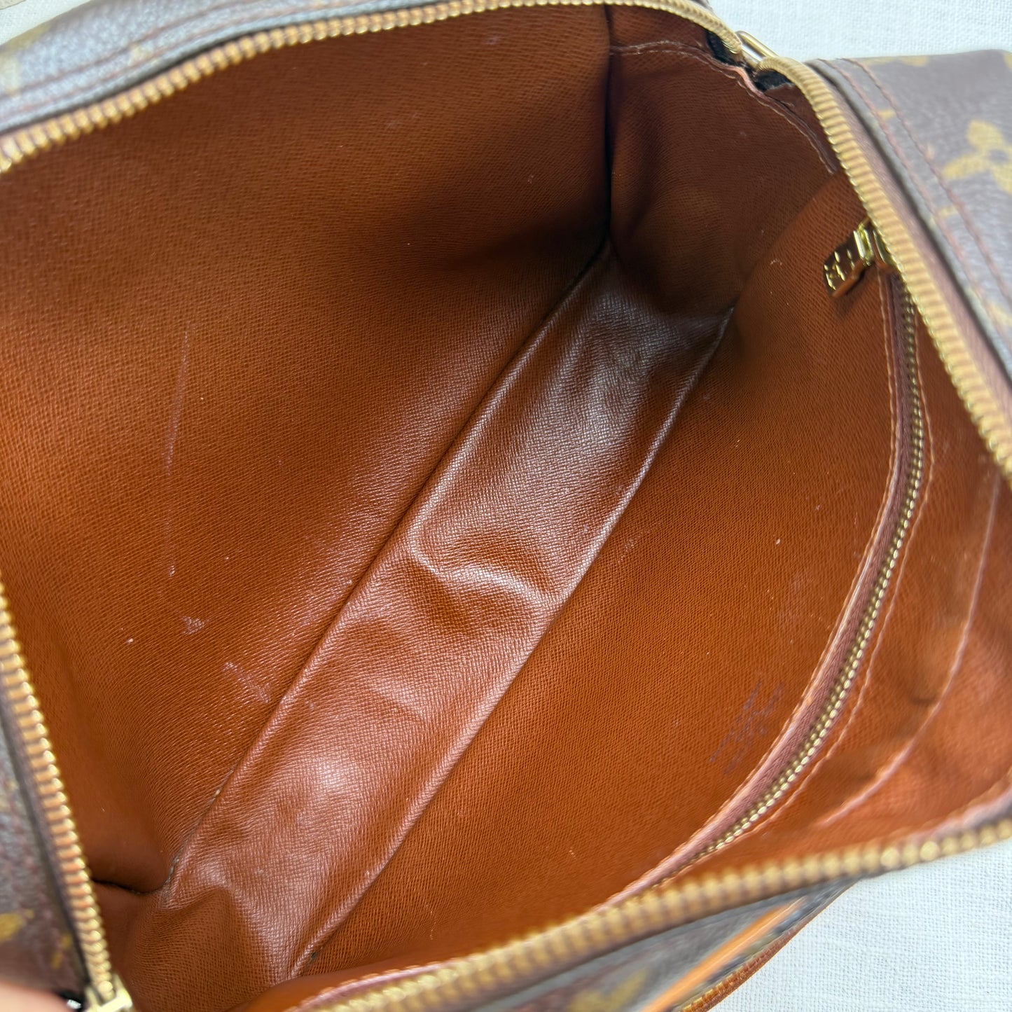 Authentic Louis Vuitton 2002 Monogram Trocadero 27 Crossbody