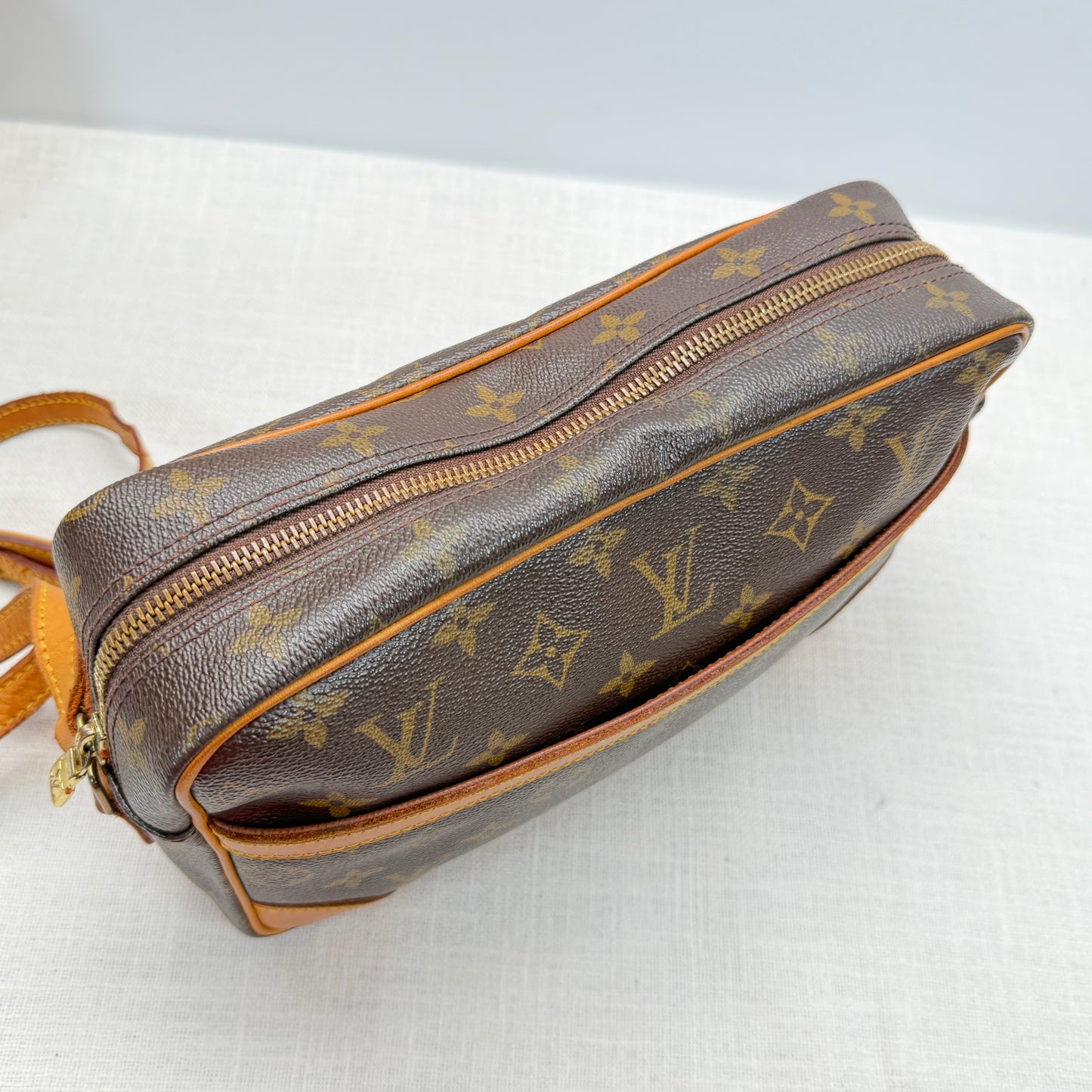 Authentic Louis Vuitton 2002 Monogram Trocadero 27 Crossbody