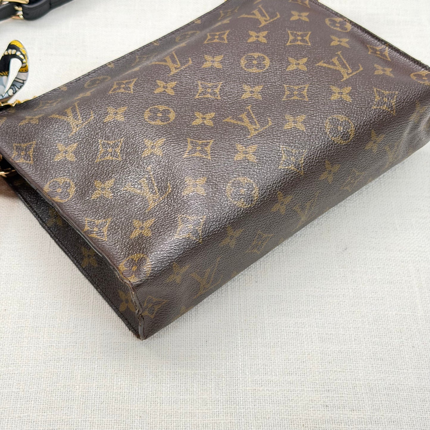 Authentic Louis Vuitton Monogram Toiletry 26 Crossbody