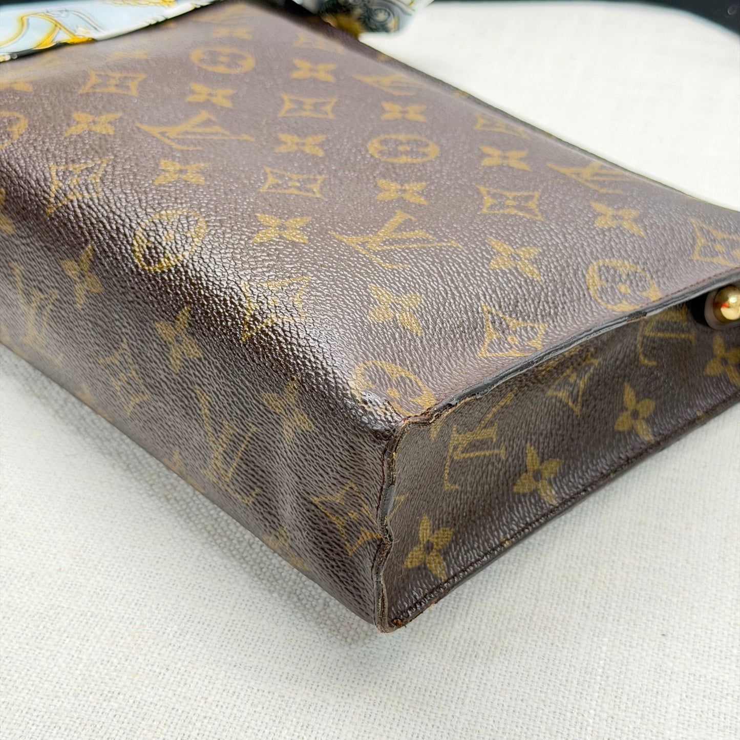 Authentic Louis Vuitton Monogram Toiletry 26 Crossbody