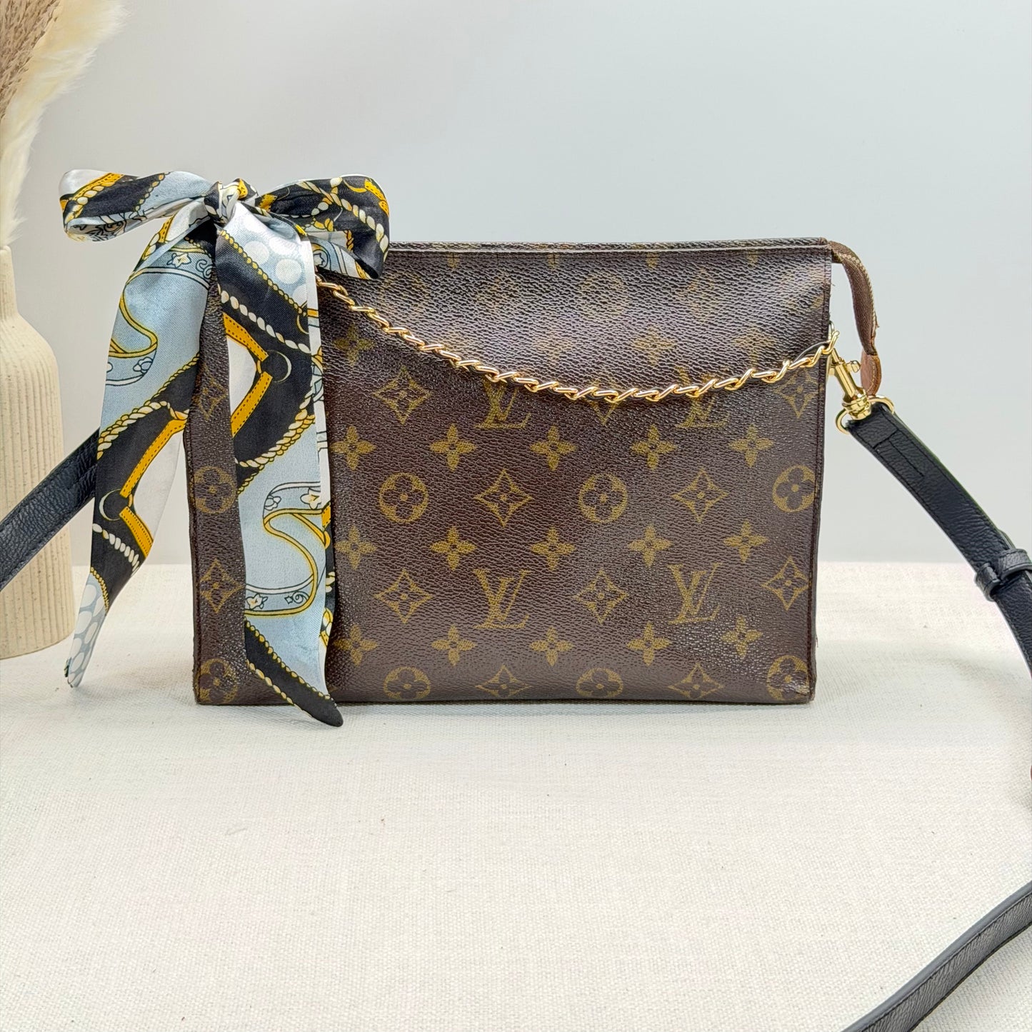 Authentic Louis Vuitton Monogram Toiletry 26 Crossbody