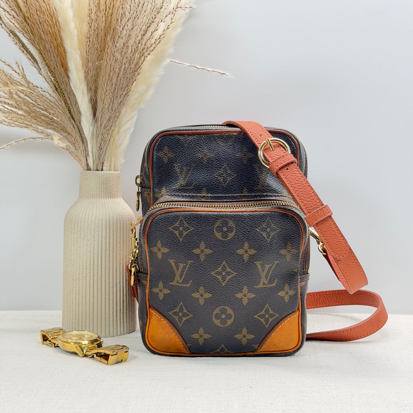 Authentic Louis Vuitton 2001 Monogram Amazone MM Crossbody