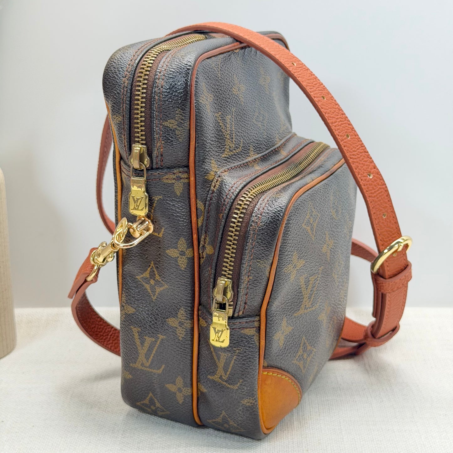 Authentic Louis Vuitton 2001 Monogram Amazone MM Crossbody