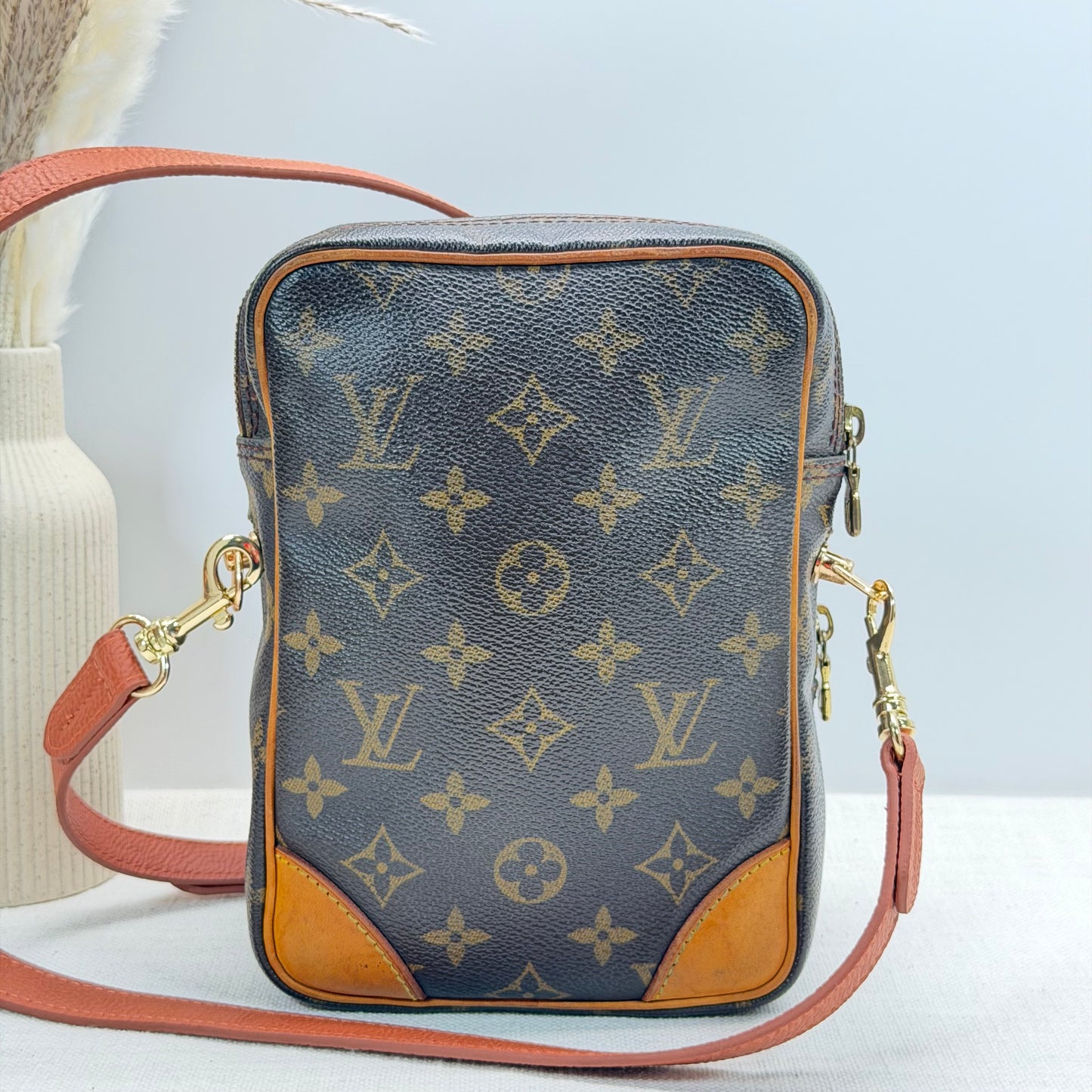 Authentic Louis Vuitton 2001 Monogram Amazone MM Crossbody