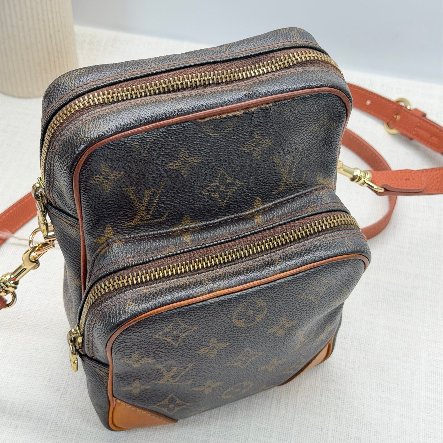 Authentic Louis Vuitton 2001 Monogram Amazone MM Crossbody