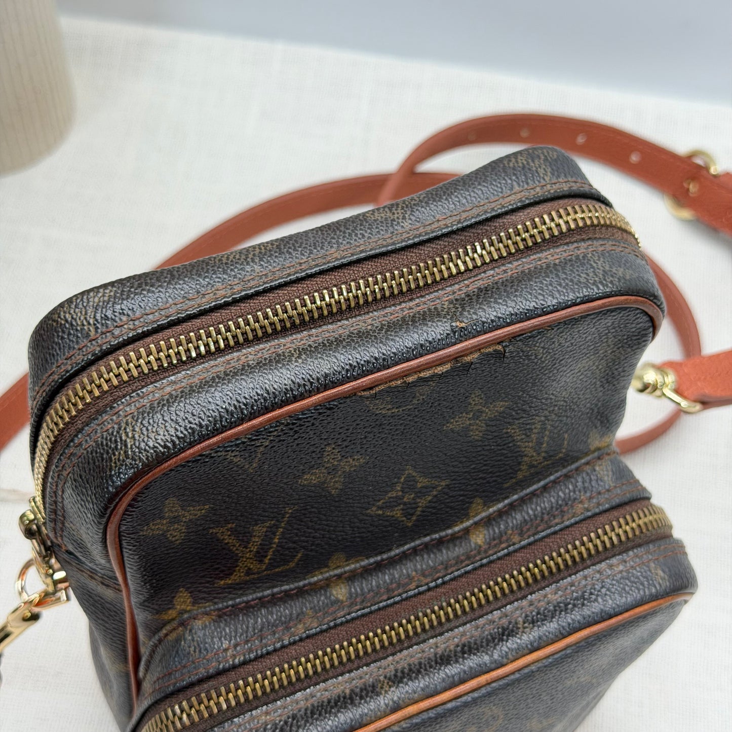 Authentic Louis Vuitton 2001 Monogram Amazone MM Crossbody