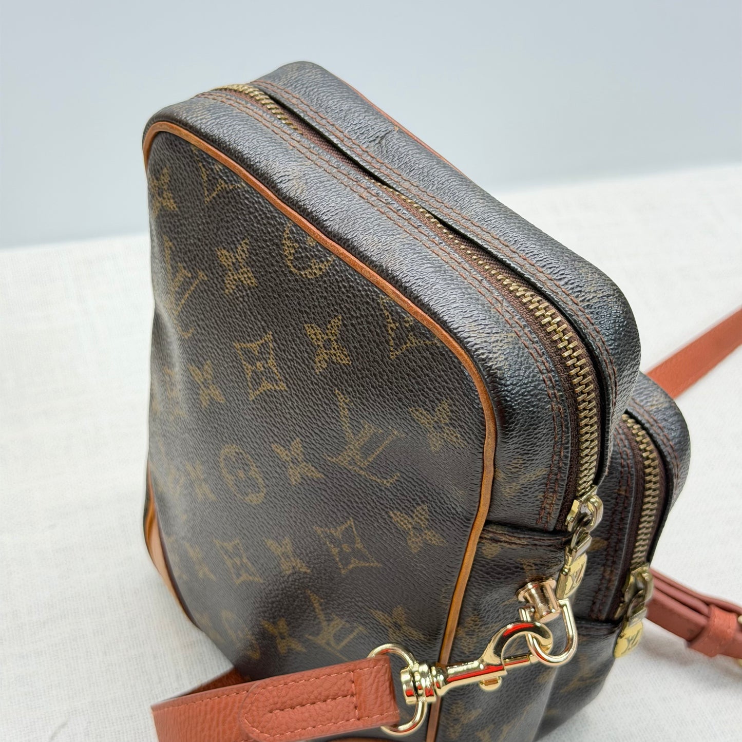 Authentic Louis Vuitton 2001 Monogram Amazone MM Crossbody