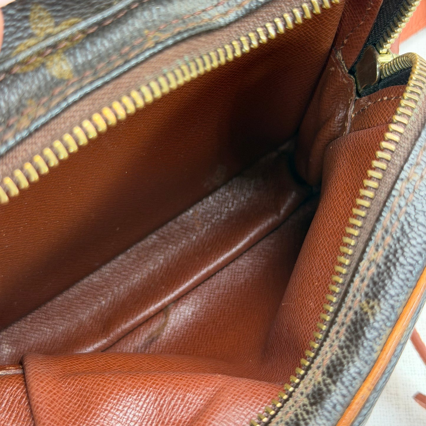 Authentic Louis Vuitton 2001 Monogram Amazone MM Crossbody