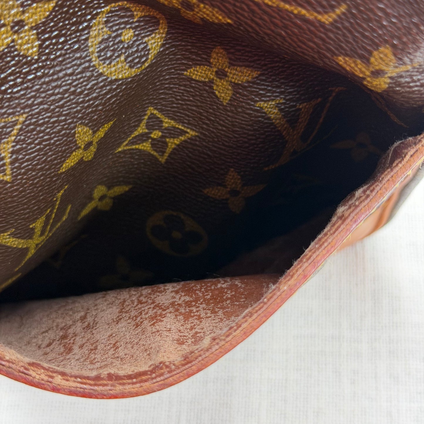 Authentic Louis Vuitton 1988 Monogram Danube MM Crossbody