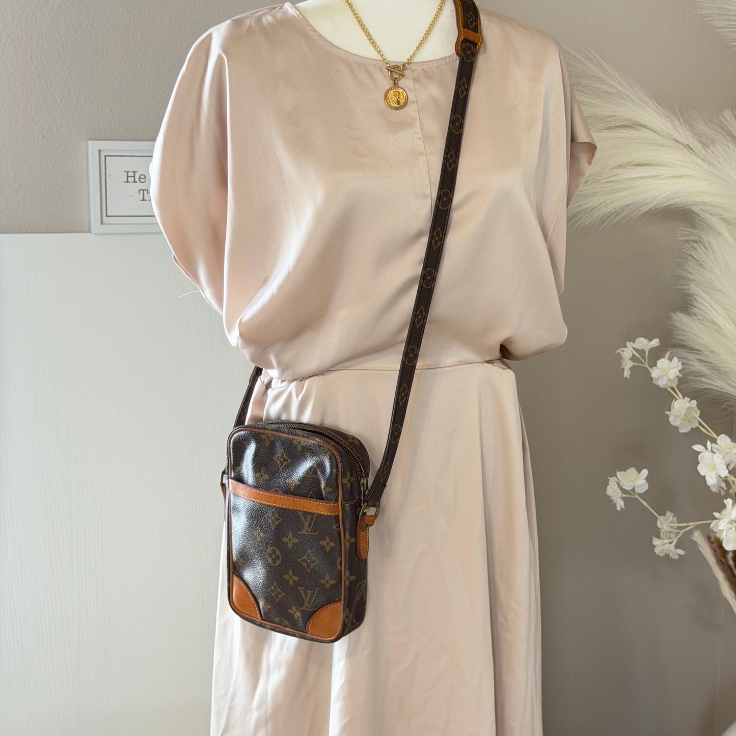 Authentic Louis Vuitton 1988 Monogram Danube MM Crossbody